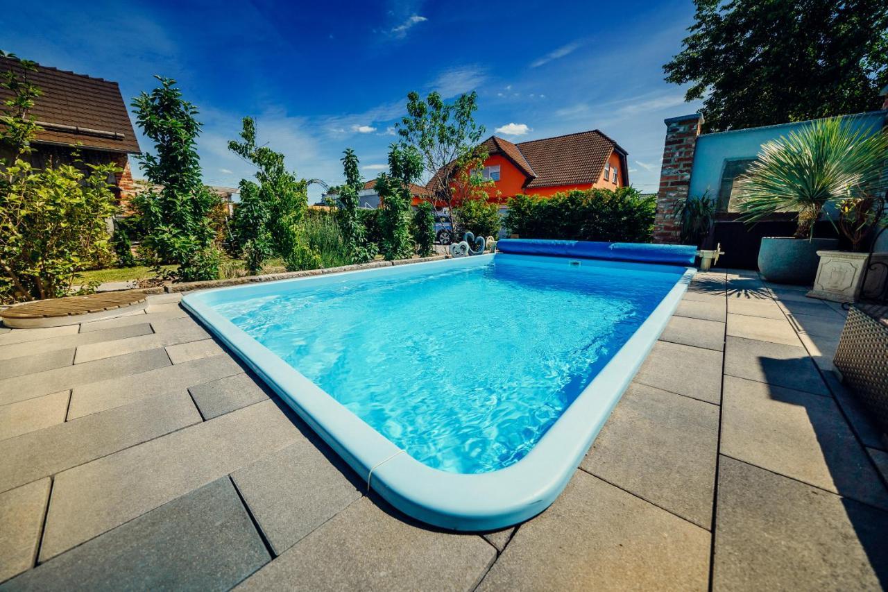 Alte Schmiede Mit Sauna, Pool Und Whirpool Im Aussenbereich Schoenstes Ferienhaus Der Lausitz Elsterheide Exterior foto